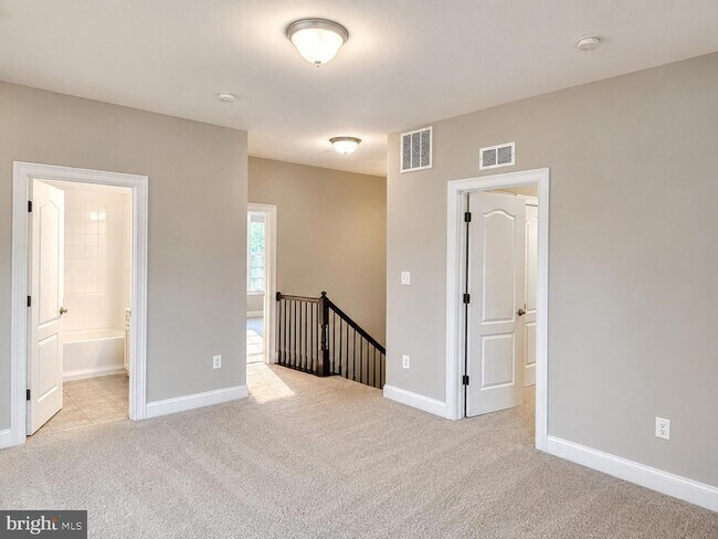 Building Photo - 3348 Burton Dr
