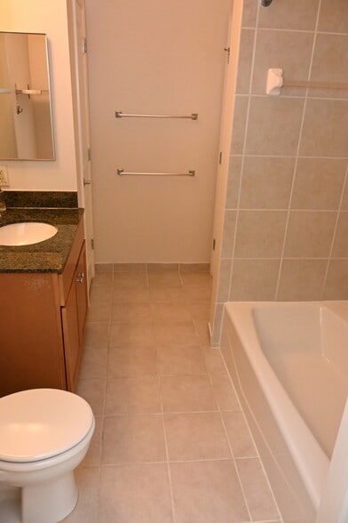 Building Photo - 309 Holland Ln