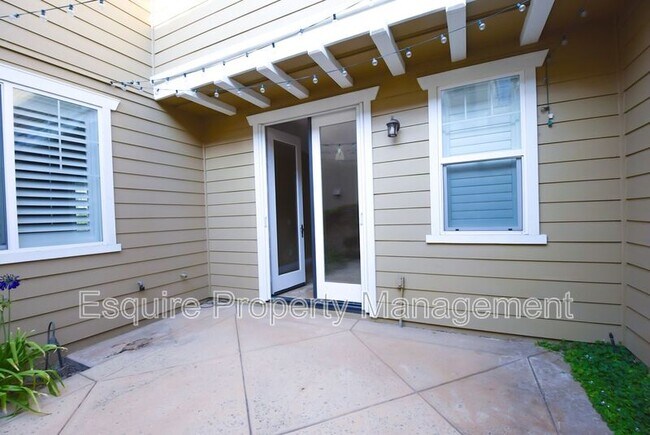 Building Photo - 4072 Farralon Way