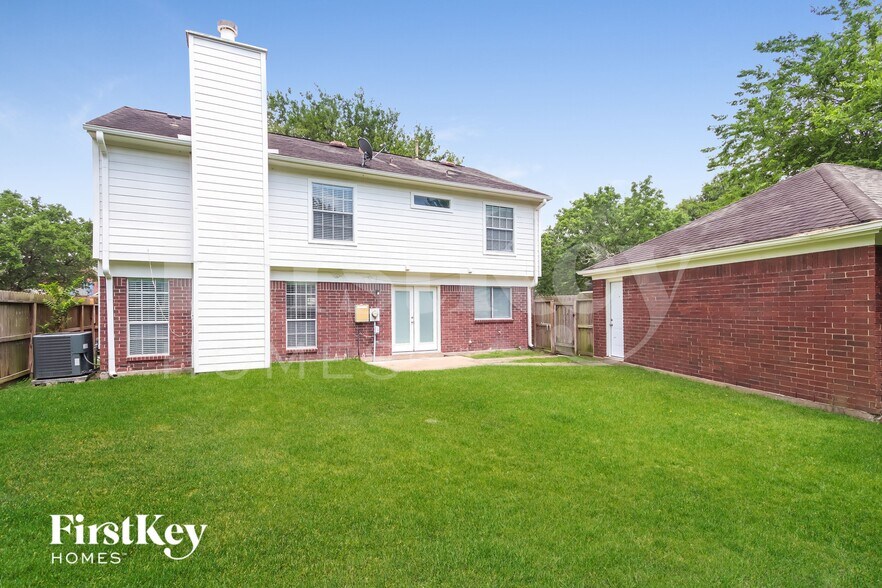 Building Photo - 4004 Ashwood Dr