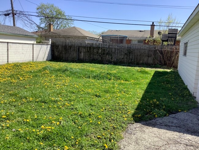 Building Photo - 4920 Cypress Dr