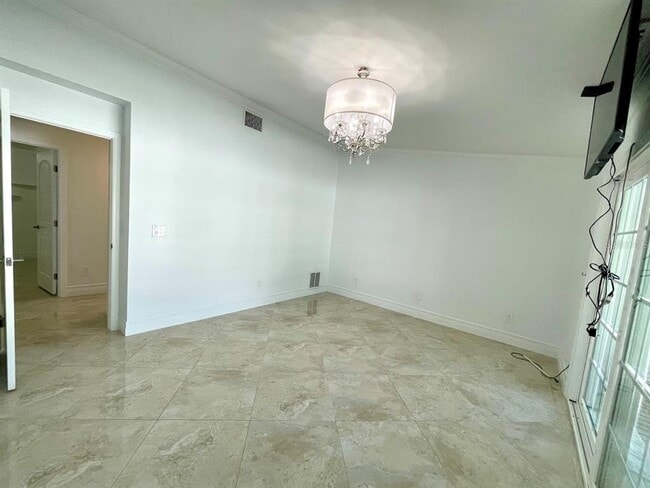 Building Photo - 3268 Buckhorn Dr