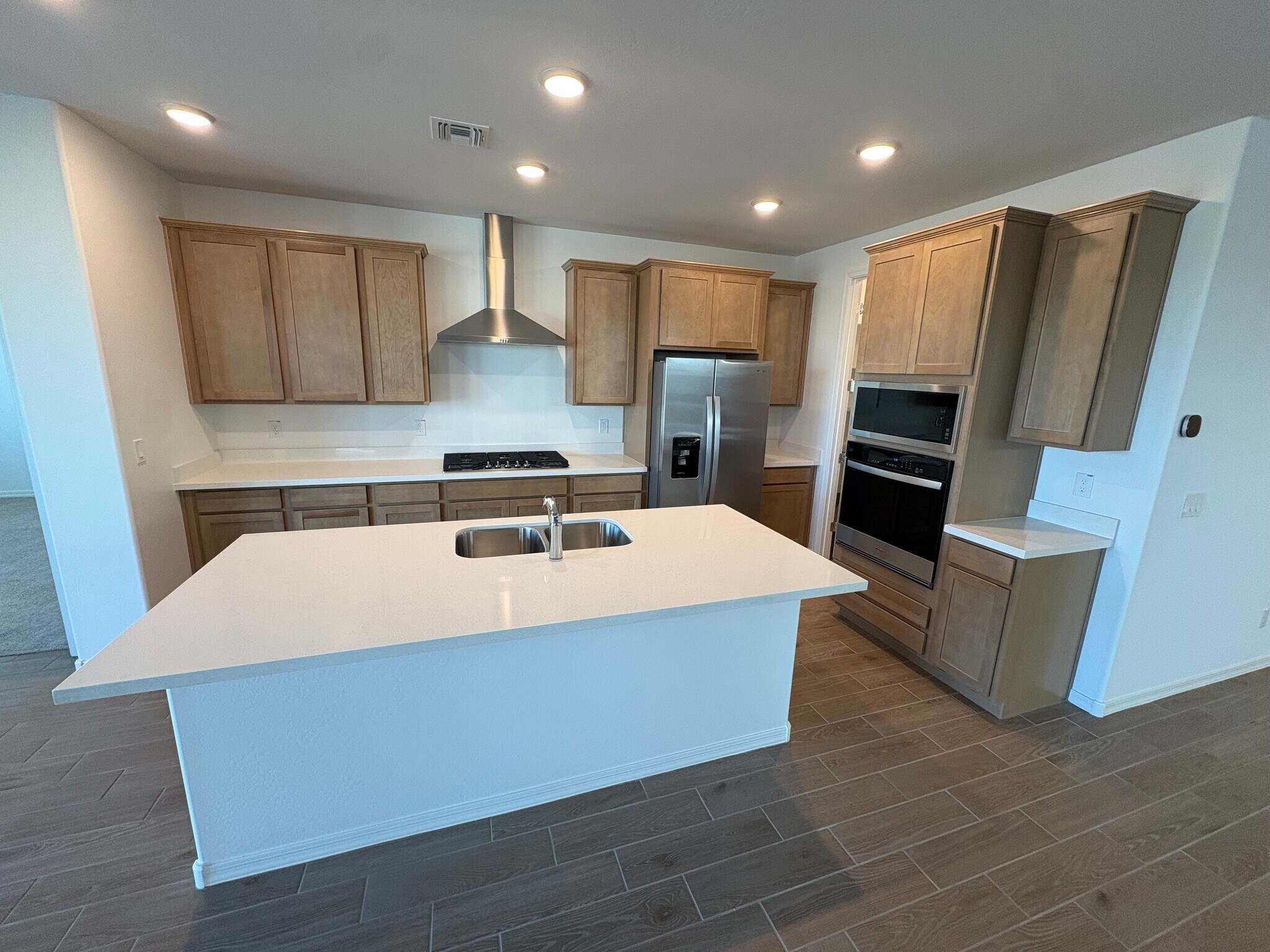 Building Photo - 675 W Riparian Dr