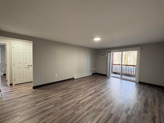 Building Photo - 95 Powers St