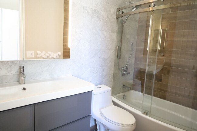 Building Photo - Fully Upgraded 5 Bedroom 4.5 Bathroom in Guard Gated Foothills Community!