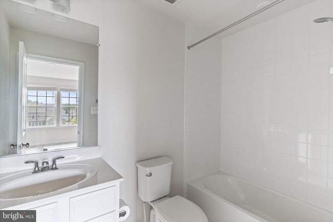 Building Photo - 44088 Eucalyptus Way