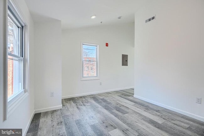 Building Photo - 7 S Carrollton Ave