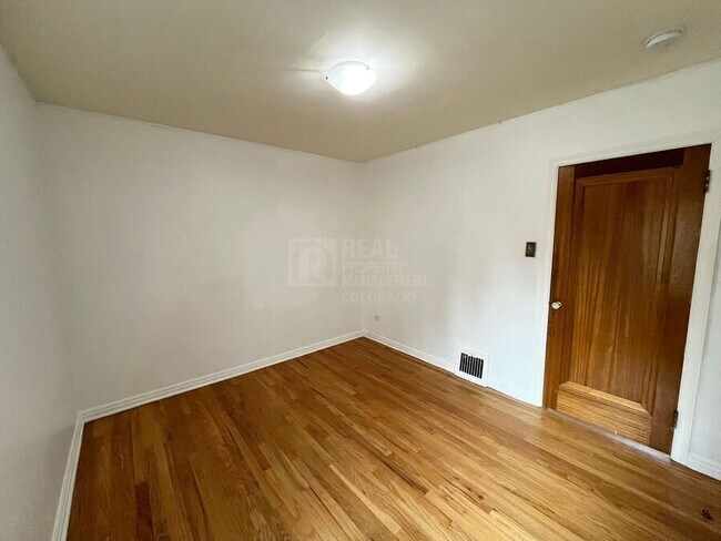 Building Photo - 1400 Willow St