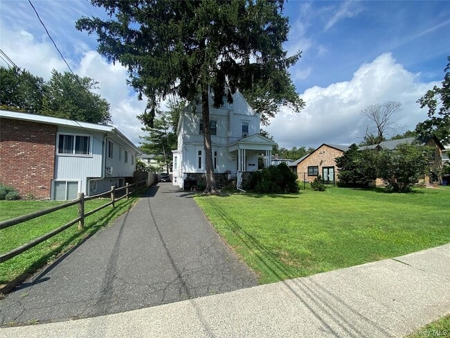 Building Photo - 178 N Broadway