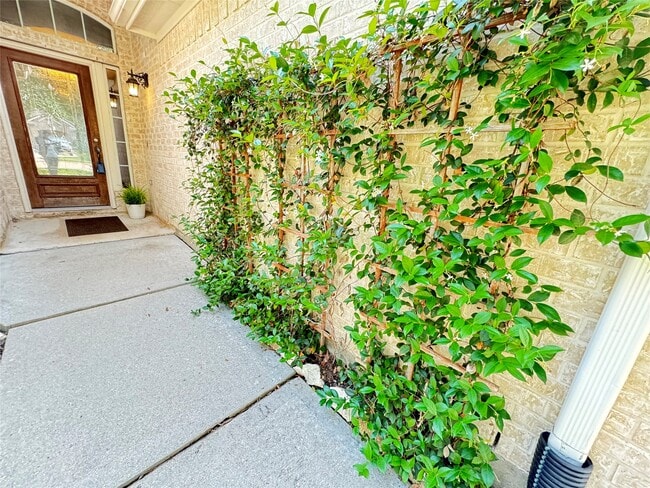 Building Photo - 24822 Diamond Run Ct