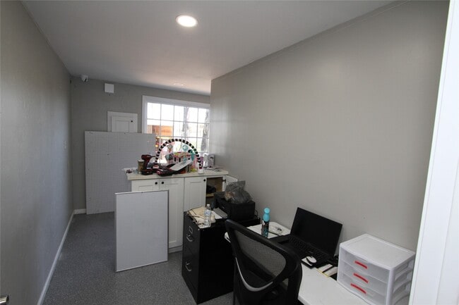 Building Photo - 11518 Bogs Rd