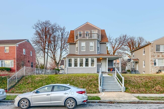 Building Photo - 4012 Fernhill Ave