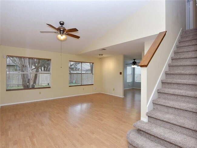 Building Photo - 716 Decker Prairie Dr