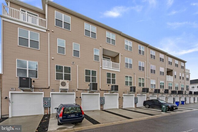 Building Photo - 1631 Blacksmith Wy