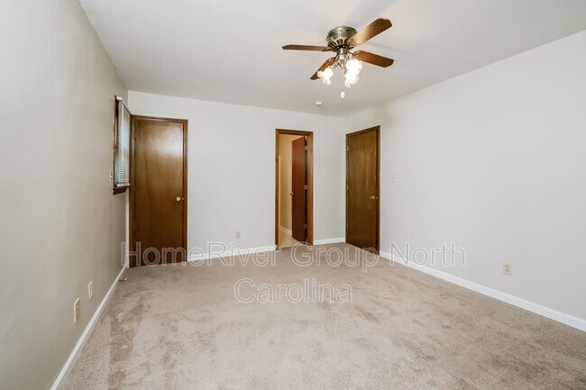 Building Photo - 304 Walnut Hollow Ct