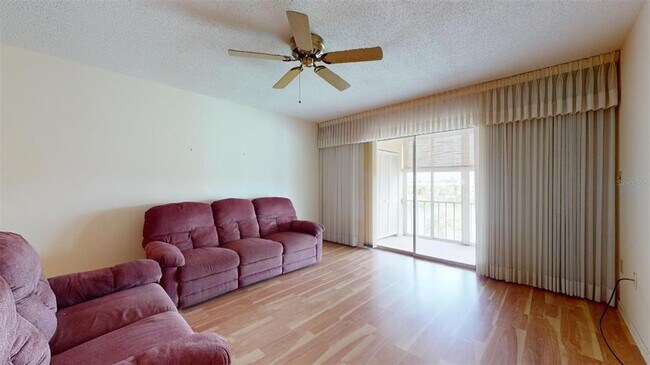 Building Photo - 3432 Lake Bayshore Dr