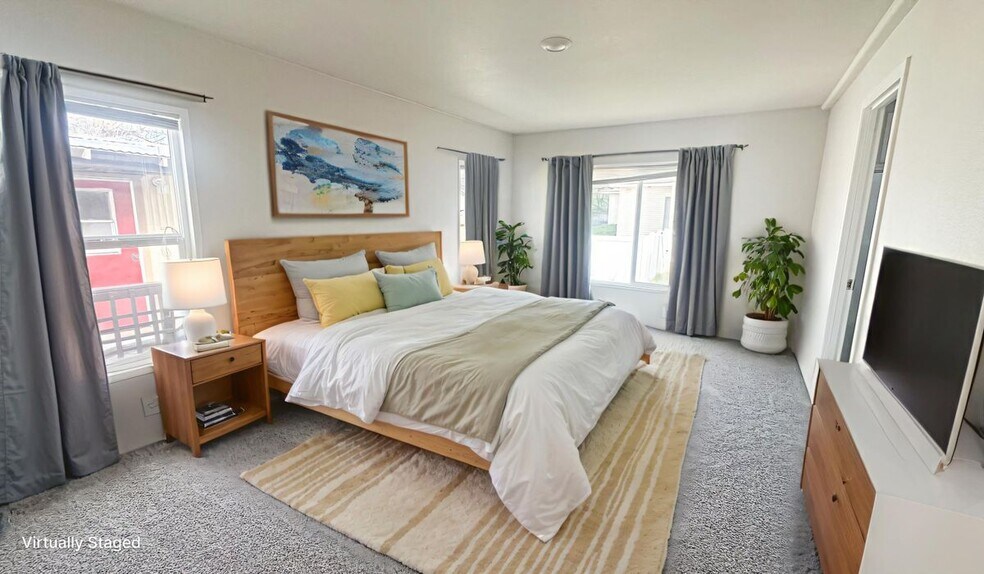 Primary Photo - 1096 N Sable Ln