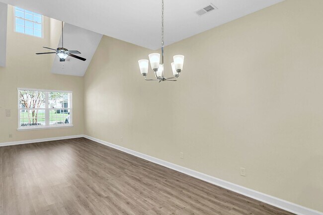 Building Photo - Beautiful FOUR bedroom townhome in Goose Creek!