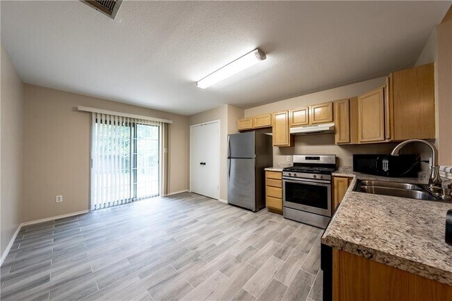 Building Photo - 1607 Greening Way