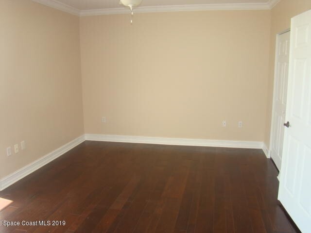 Building Photo - Water front condo