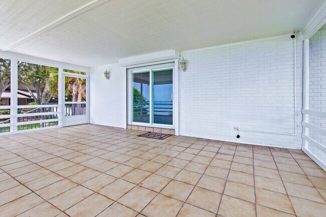Building Photo - 7810 S Tropical Trail