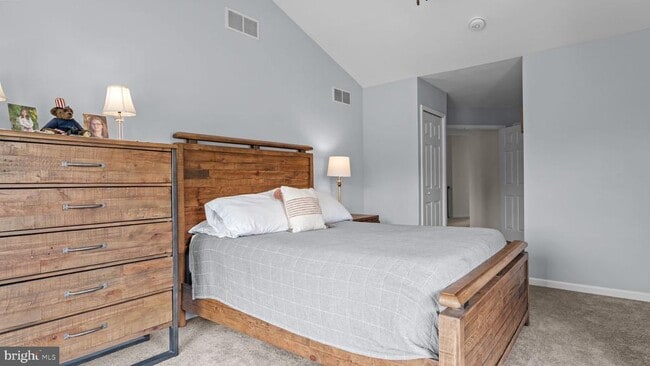 Building Photo - 301 Holly Hill Ct
