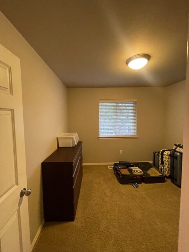 Building Photo - Beautiful 3 Bedroom Plus Den 2.5 Bath Home in Lake Stevens!