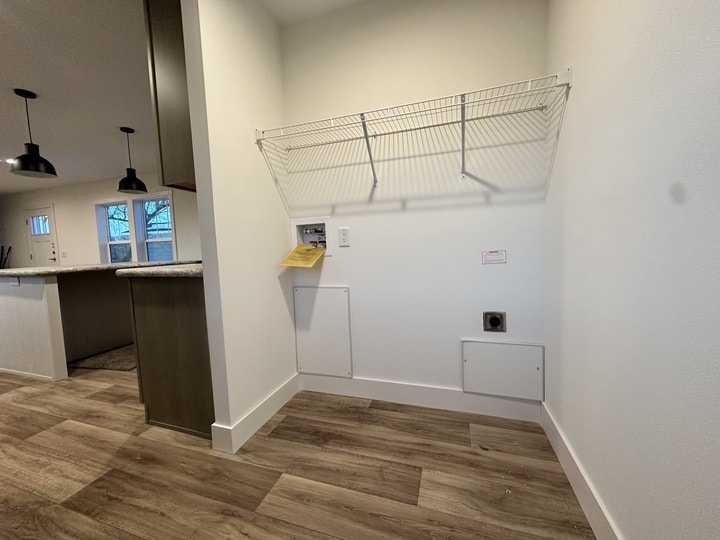 Building Photo - 15 Hartland St N