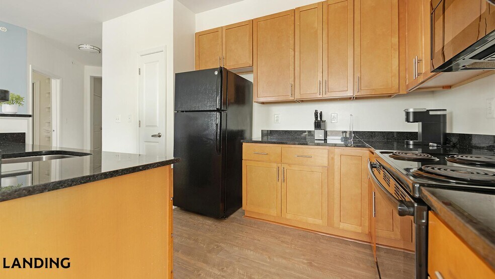 Building Photo - 909 Mansion Dr
