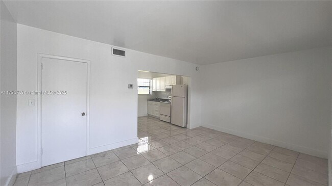 Building Photo - 3711 NW 24th Ave