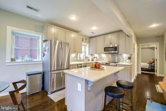 Building Photo - 1239 Simms Pl NE