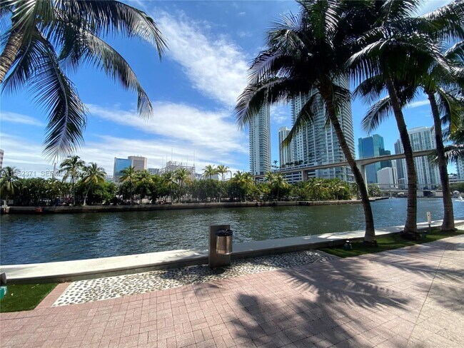 Building Photo - 185 SW 7th St