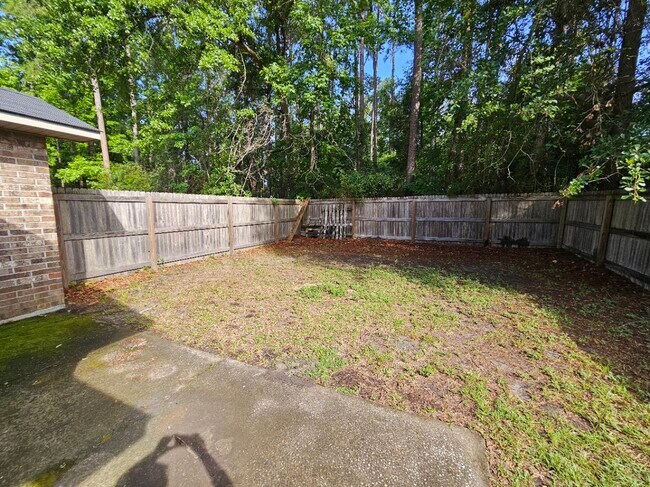 Building Photo - 108 E Lakemont Dr