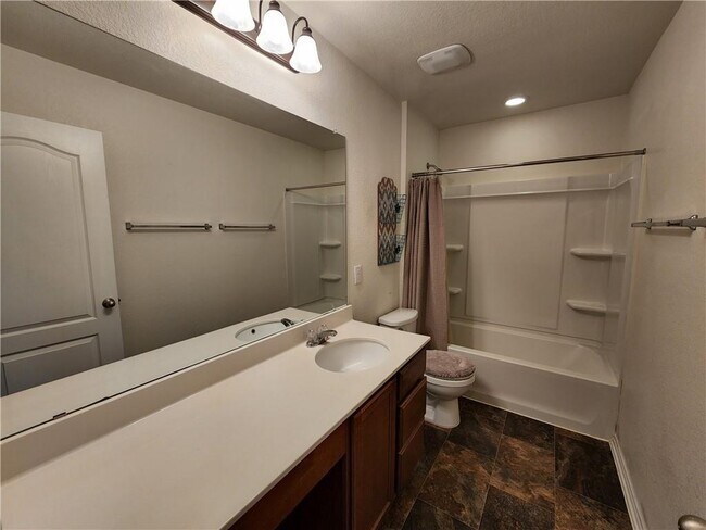 Building Photo - 222 Telluride Dr