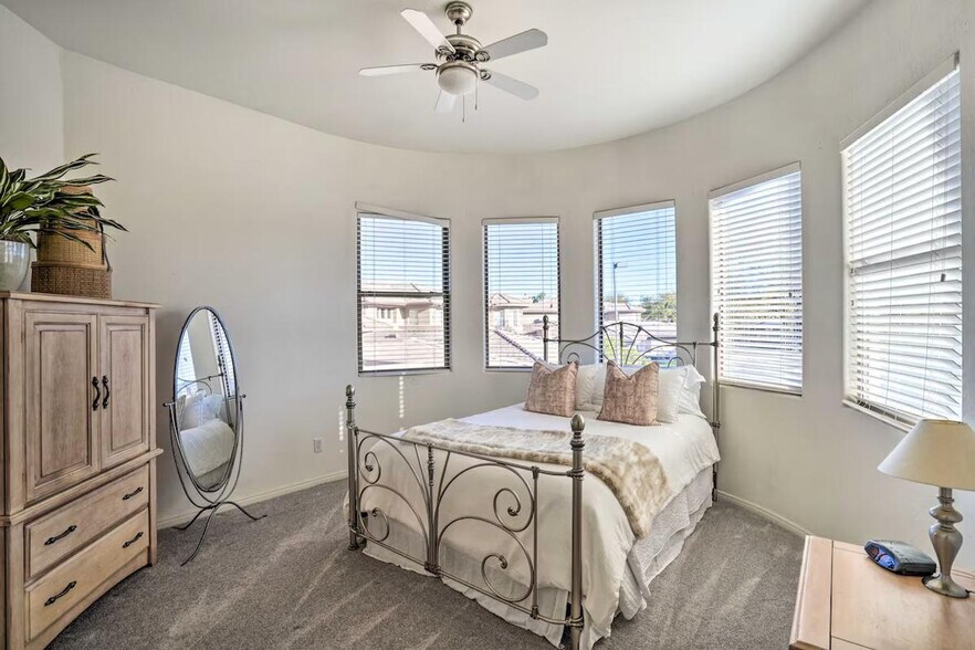 Building Photo - 15240 N Clubgate Dr