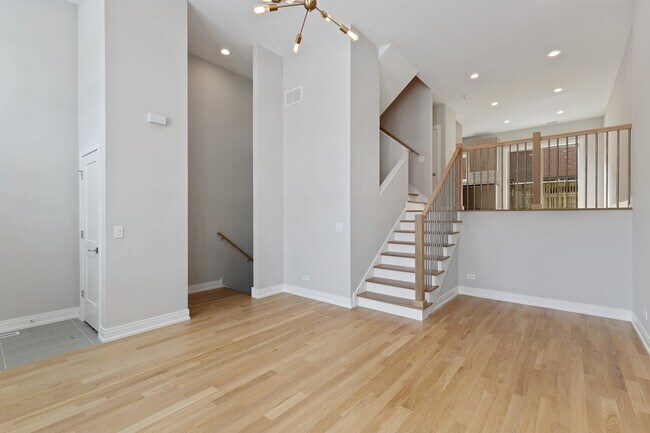Building Photo - 6844 W 65th St