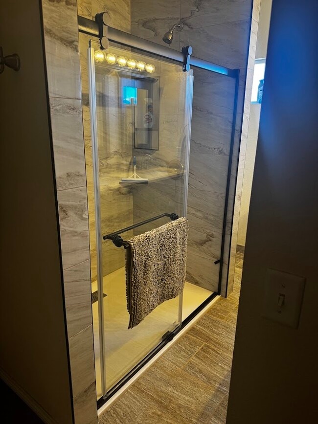 Building Photo - 6544 Range Overlook Heights