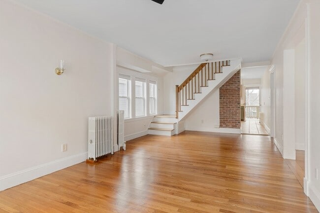 Building Photo - 29 Sherman St