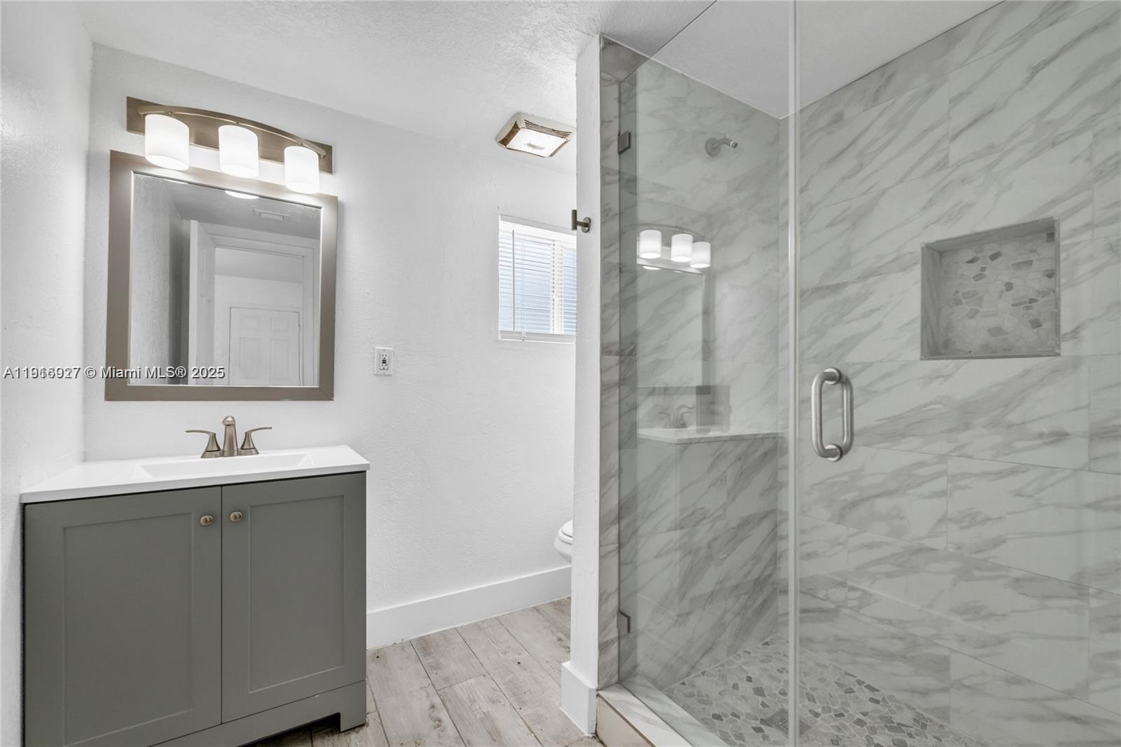 Building Photo - 16200 NE 3rd Ave