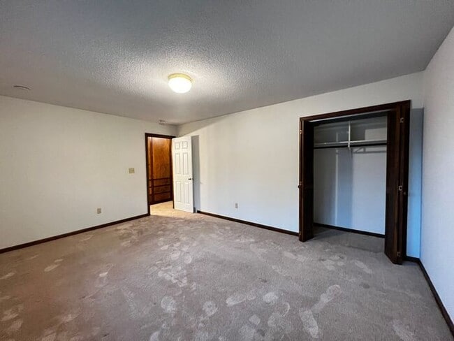 Building Photo - $1,995 | 4 Bedroom, 2.5 Bathroom Multi Floor Duplex | No Pets | Available for an August 1st, 2026...
