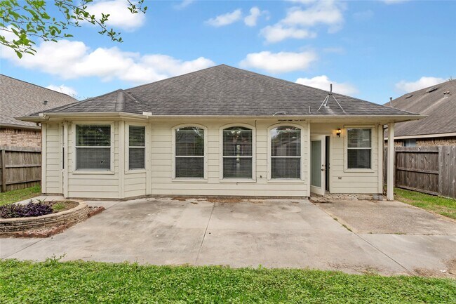 Building Photo - 407 Livingstone Ln