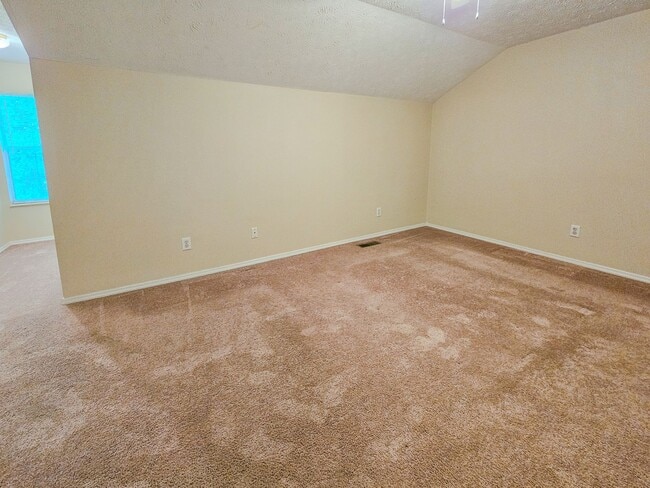 Building Photo - Knoxville 37934 - 3 bed 2.5 bath Condo - Contact Ryan Fogarty 865-333-4840