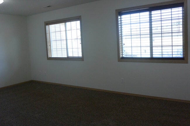 Building Photo - 6307 NE 59th Ct