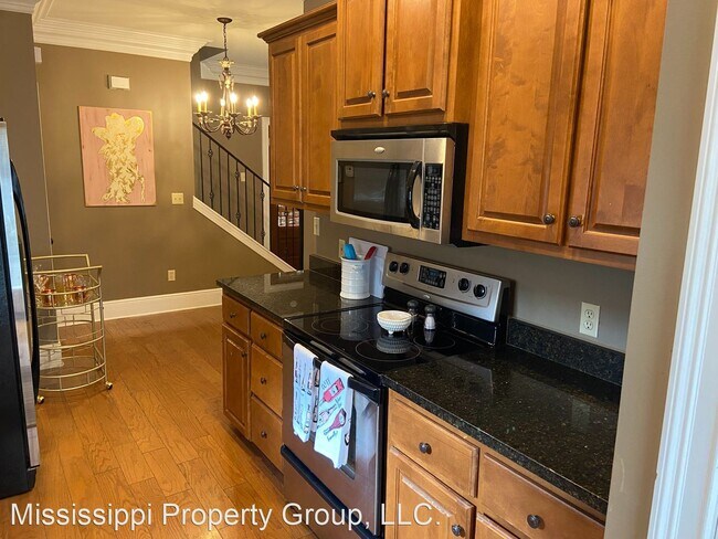 Building Photo - 3 br, 3 bath House - 107 Falls Grove Drive