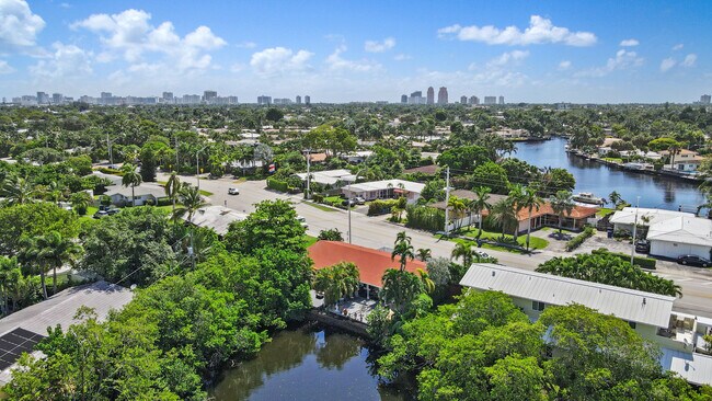 Building Photo - 2023 NE 15th Ave