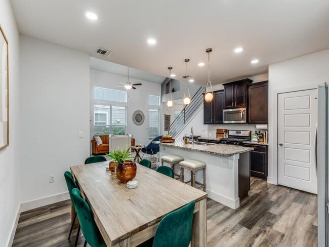 Building Photo - 2204 Montague St