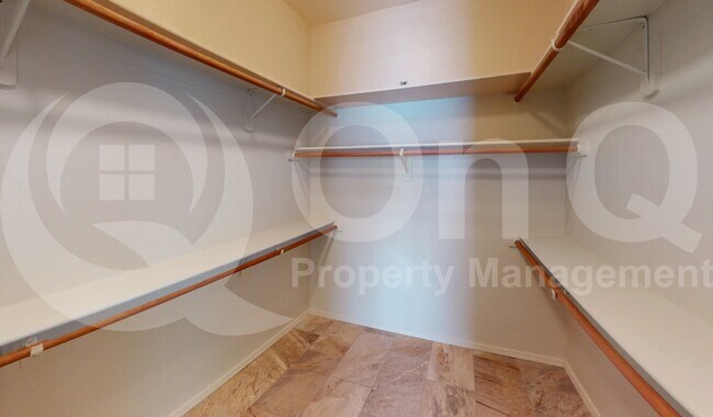 Building Photo - 990 S Avenida Los Reyes