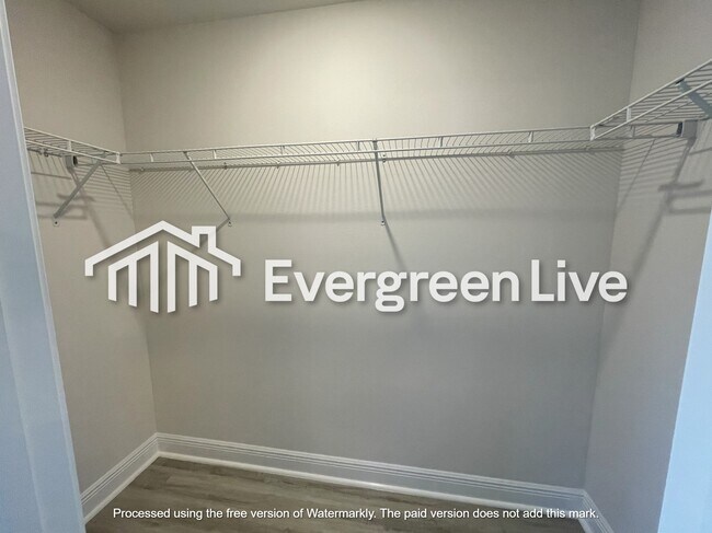 Building Photo - 9819 Fowler Ave