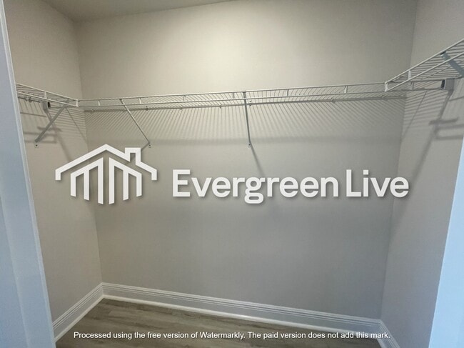 Building Photo - 9885 McLuvin Rd