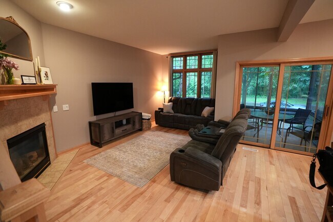 Building Photo - 54 Wood Brook Way